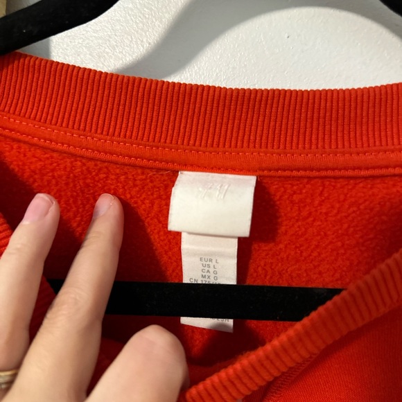 H&M Paris Sweatshirt - Picture 3 of 4